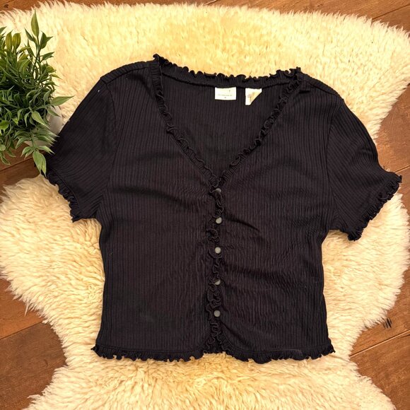 EUC Levi's Short Sleeve Button-Up Blouse - Picture 1 of 7